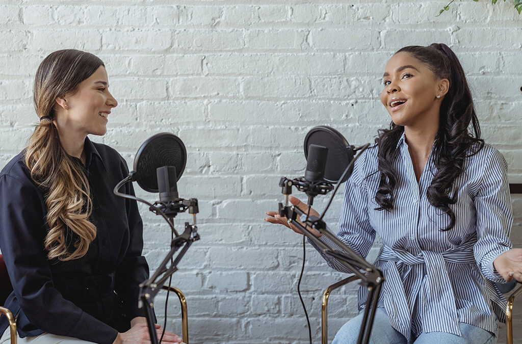 Unternehmens-Podcasts im Vergleich: Corporate vs. Branded